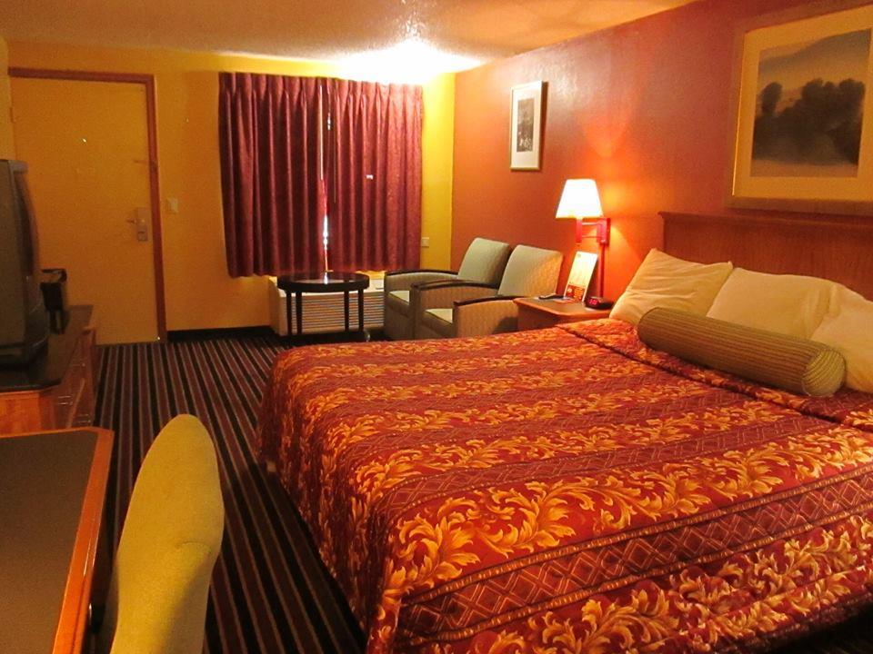 Scottish Inns Harrisburg-Hershey South New Cumberland Room photo